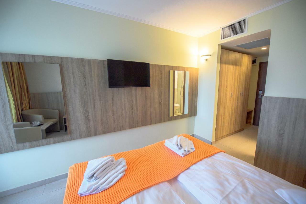 Hotel Piccadilly Мамая Экстерьер фото