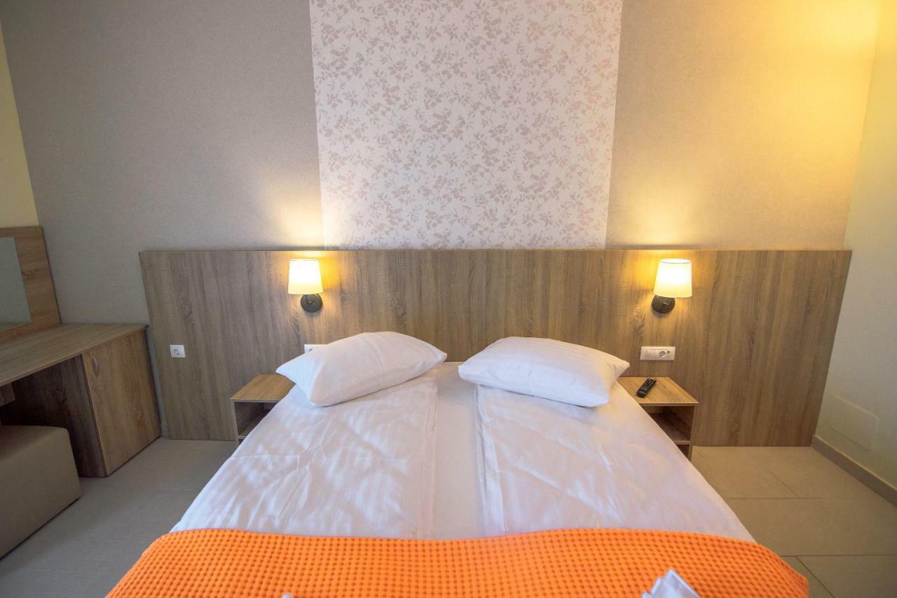 Hotel Piccadilly Мамая Экстерьер фото