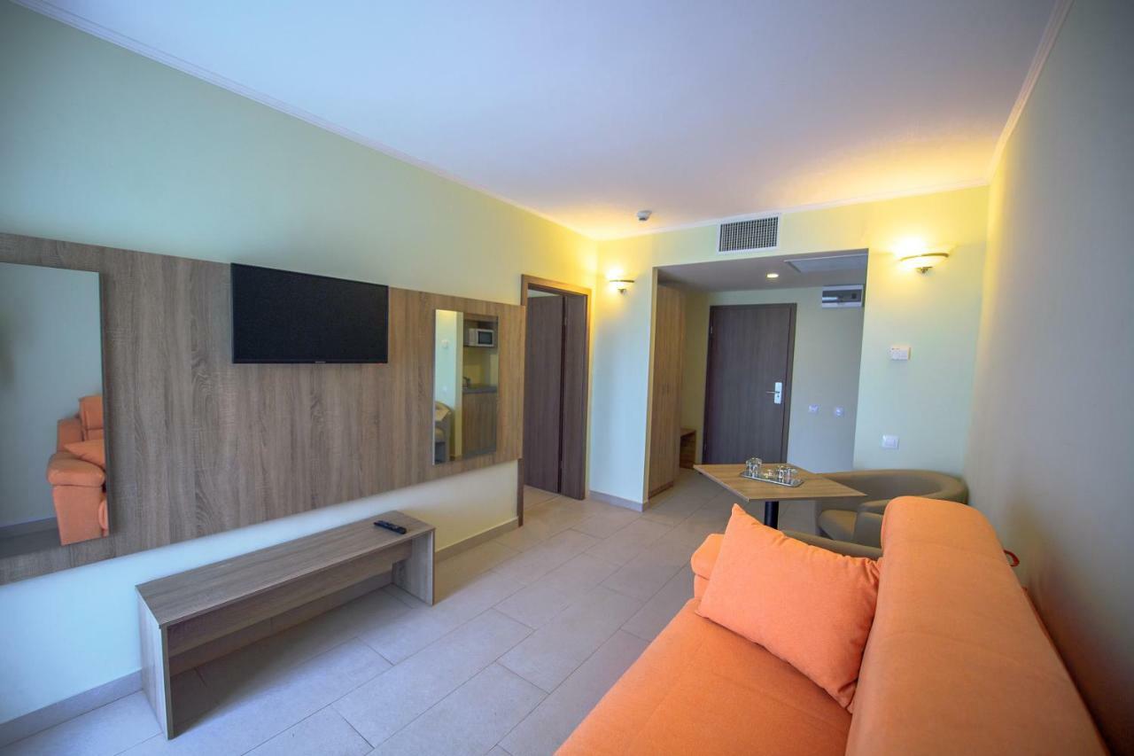 Hotel Piccadilly Мамая Экстерьер фото