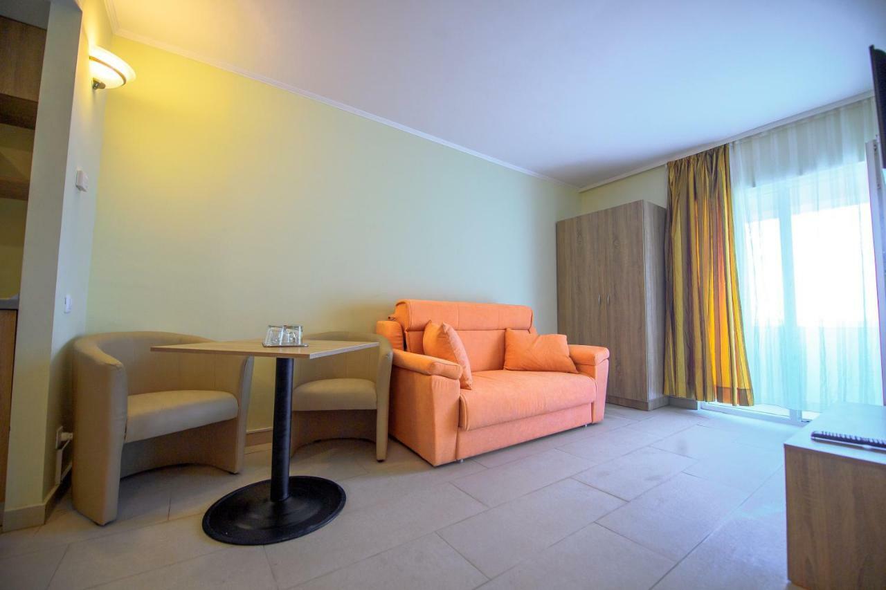Hotel Piccadilly Мамая Экстерьер фото